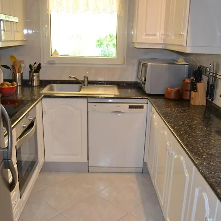 Moderna Y Espaciosa En Els Poblets Familias - Es-373-10 Villa Denia