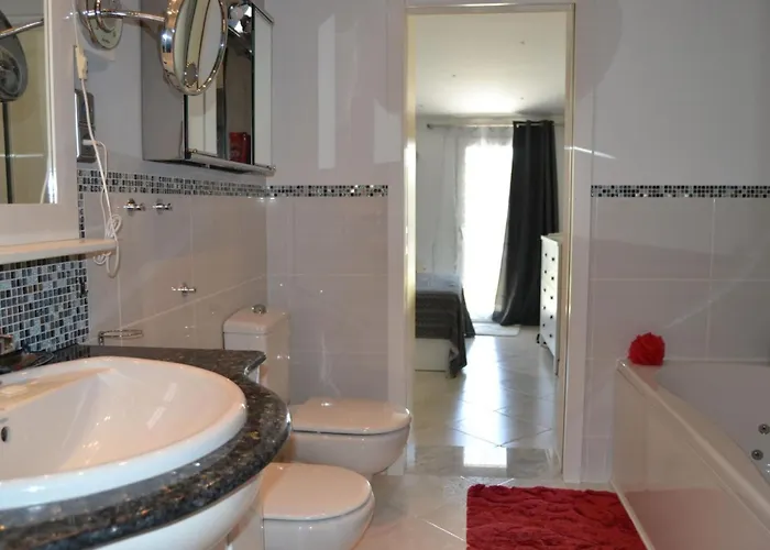 Moderna Y Espaciosa En Els Poblets Familias - Es-373-10 Denia