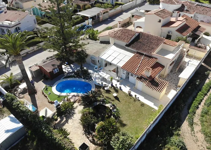 Villa Moderna Y Espaciosa En Els Poblets Familias - Es-373-10 *